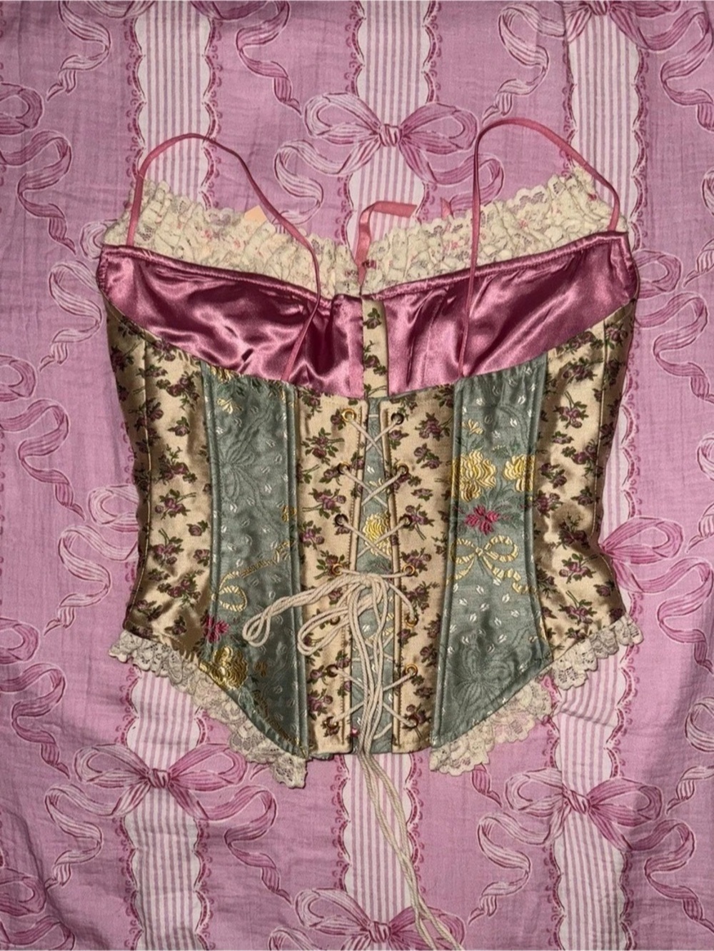 Lacemade Classic Queen Corset - Picture 2 of 8